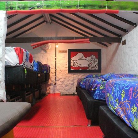 Mila Hostel Медельин Экстерьер фото