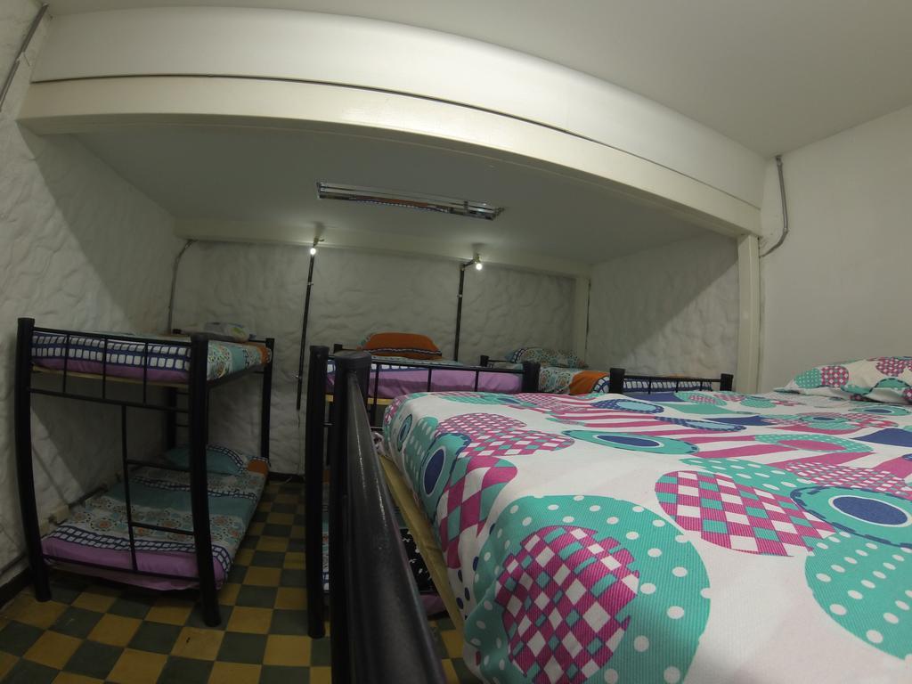 Mila Hostel Медельин Экстерьер фото