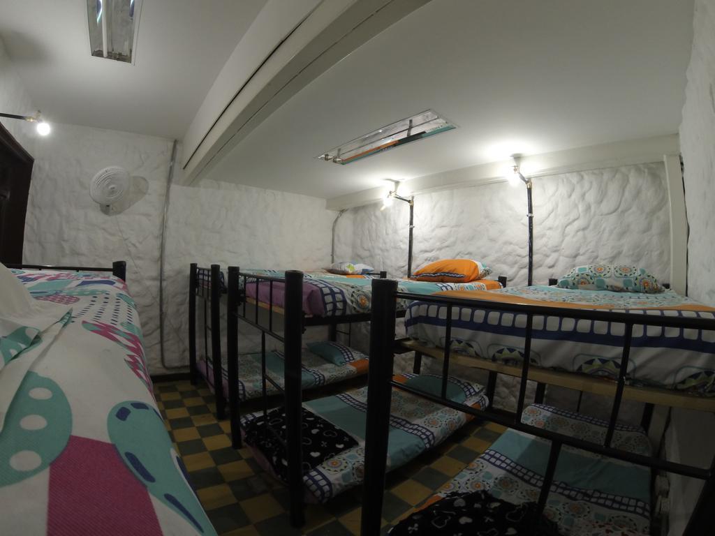 Mila Hostel Медельин Экстерьер фото