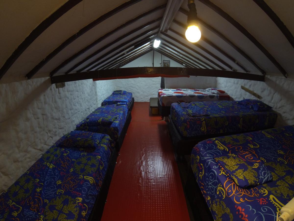 Mila Hostel Медельин Экстерьер фото
