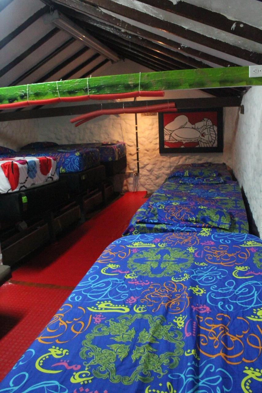 Mila Hostel Медельин Экстерьер фото